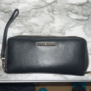 Micheal kors wallet